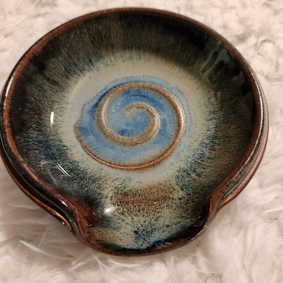 Handcrafted Studio Pottery Salt Dip Dish With Spout Signed - Picture 3 of 6